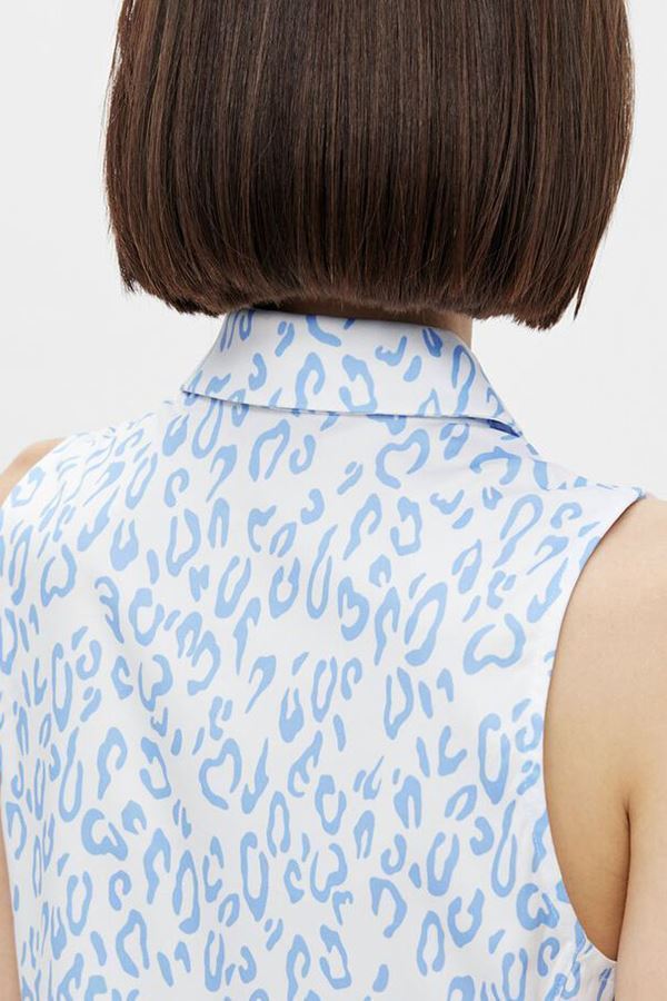 Picture of J.Lindeberg zns Ladies Dena Sleeveless Golf Top Print - Animal Blue White