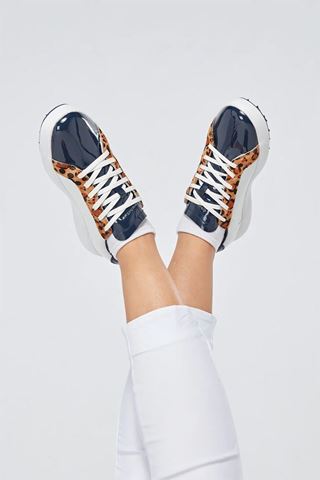 Picture of Swing out Sister Ladies Sole Sister Spikeless Golf Shoes - Navy / White